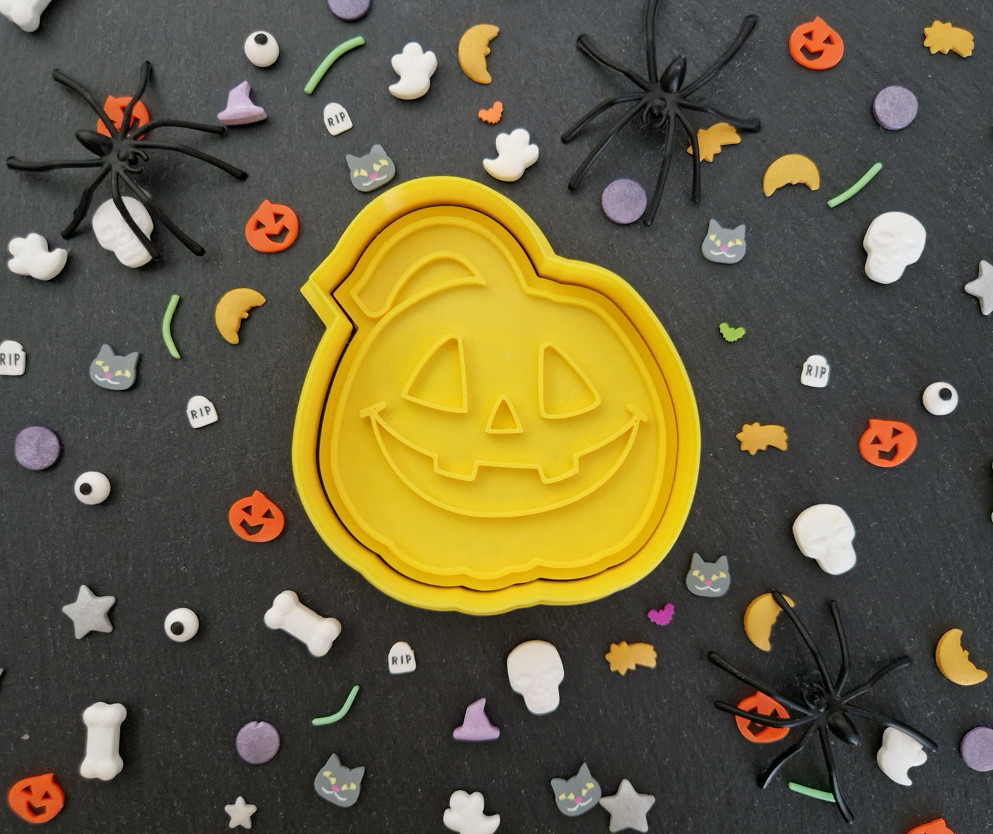 Scary Halloween Pumpkin G Cookie Cutter