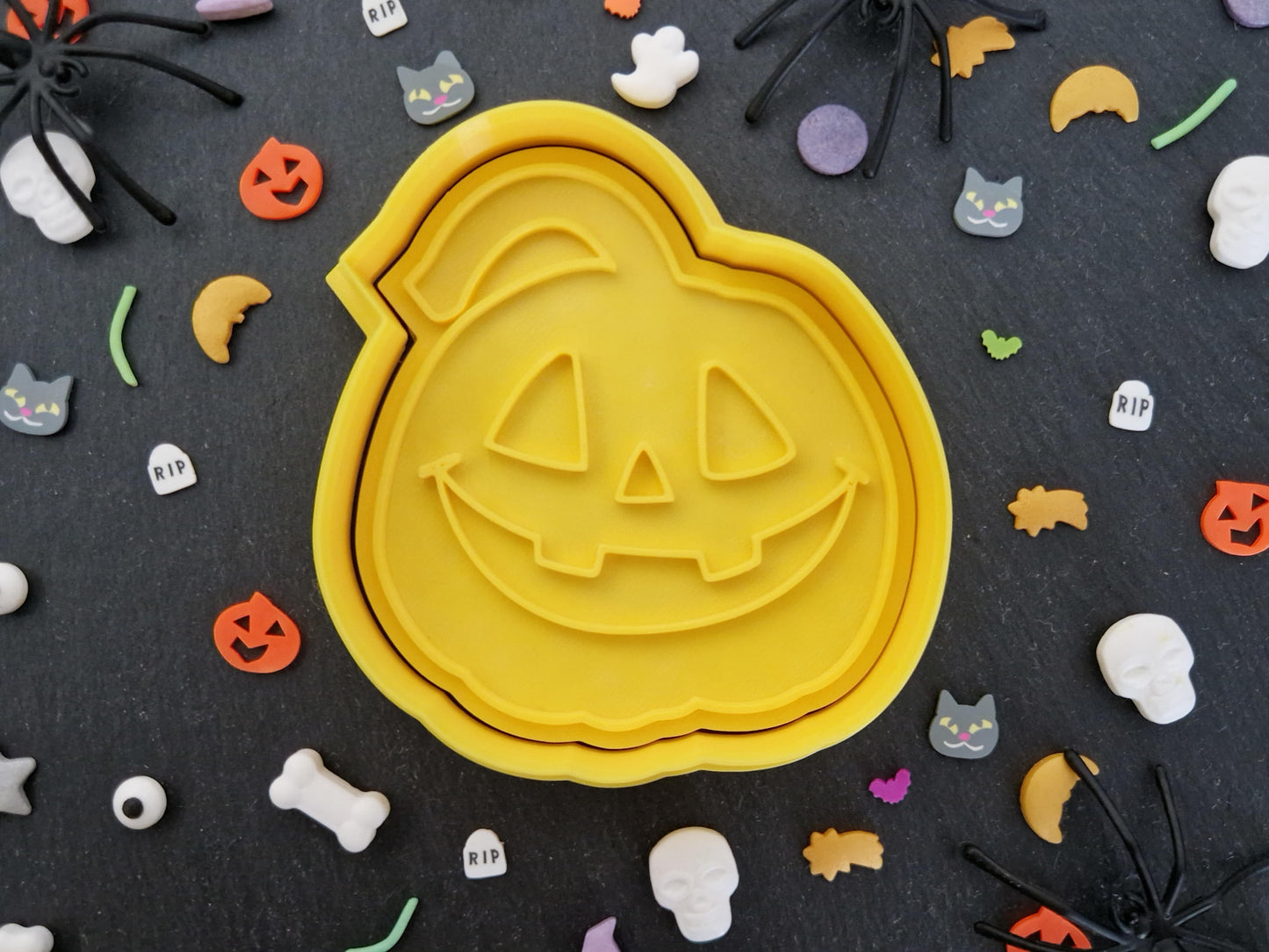 Scary Halloween Pumpkin G Cookie Cutter