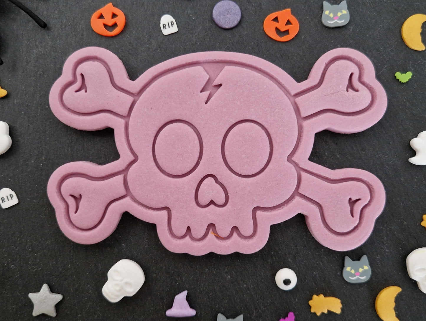 Halloween Skull & Bones Cookie Cutter