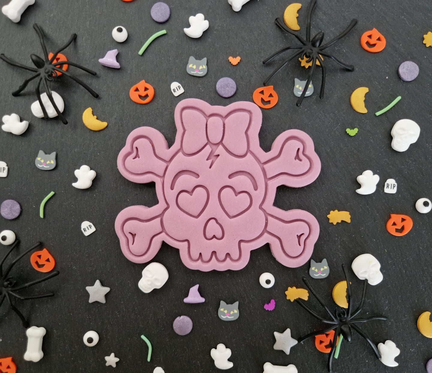 Halloween Skull & Bones with Bow Cookie Cutter