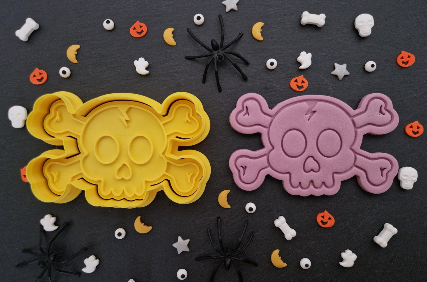 Halloween Skull & Bones Cookie Cutter