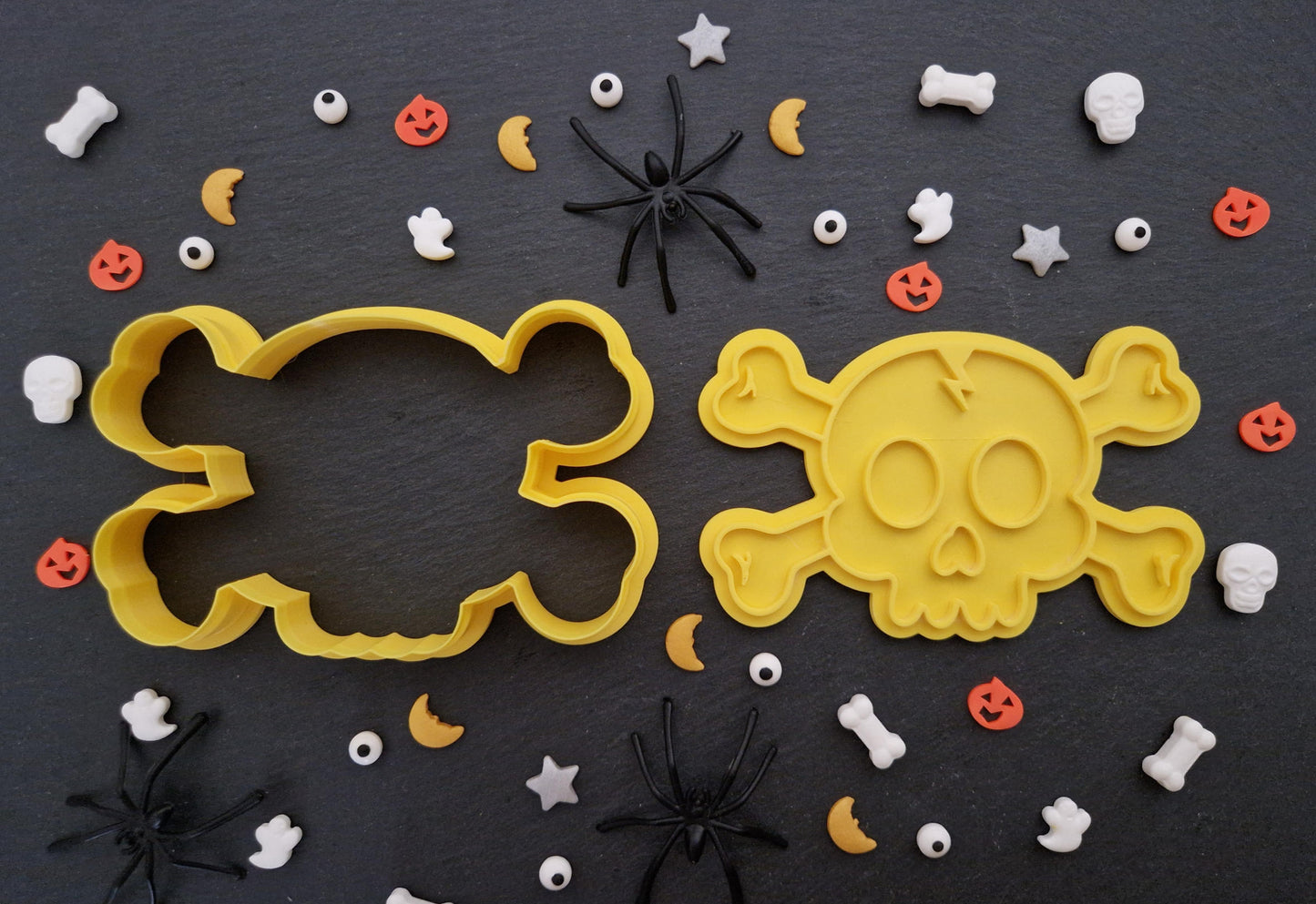 Halloween Skull & Bones Cookie Cutter