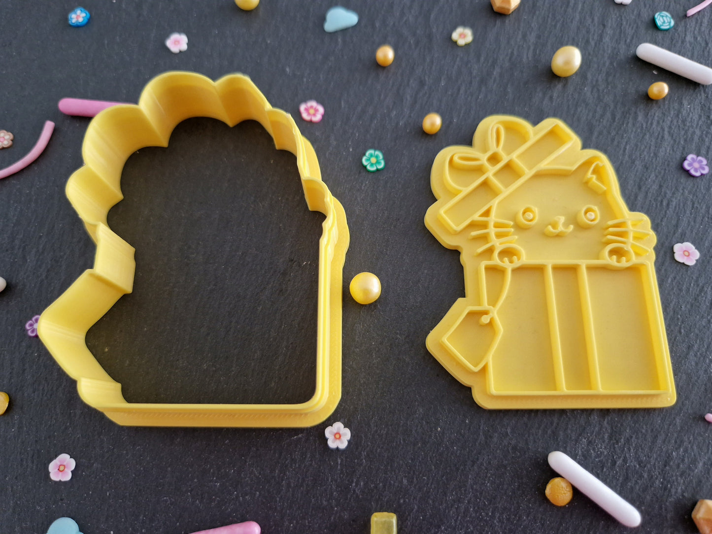 Cat Gift Cookie Cutter